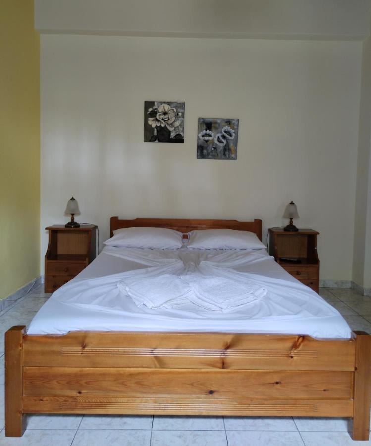 Filoxenia Hotel Tsagkarada Buitenkant foto