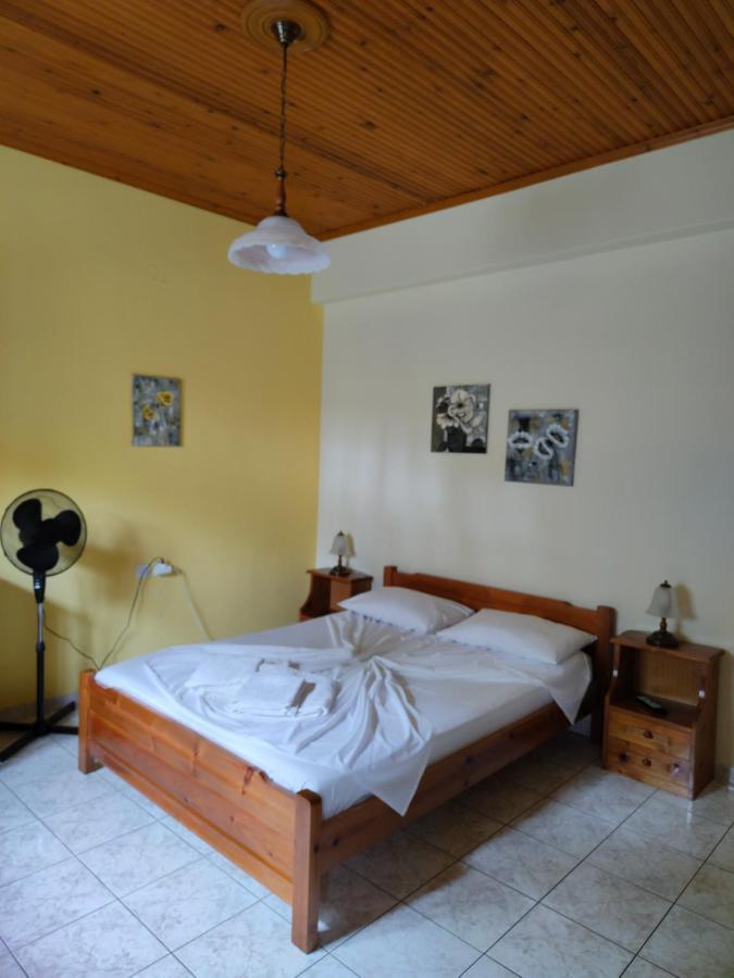 Filoxenia Hotel Tsagkarada Buitenkant foto