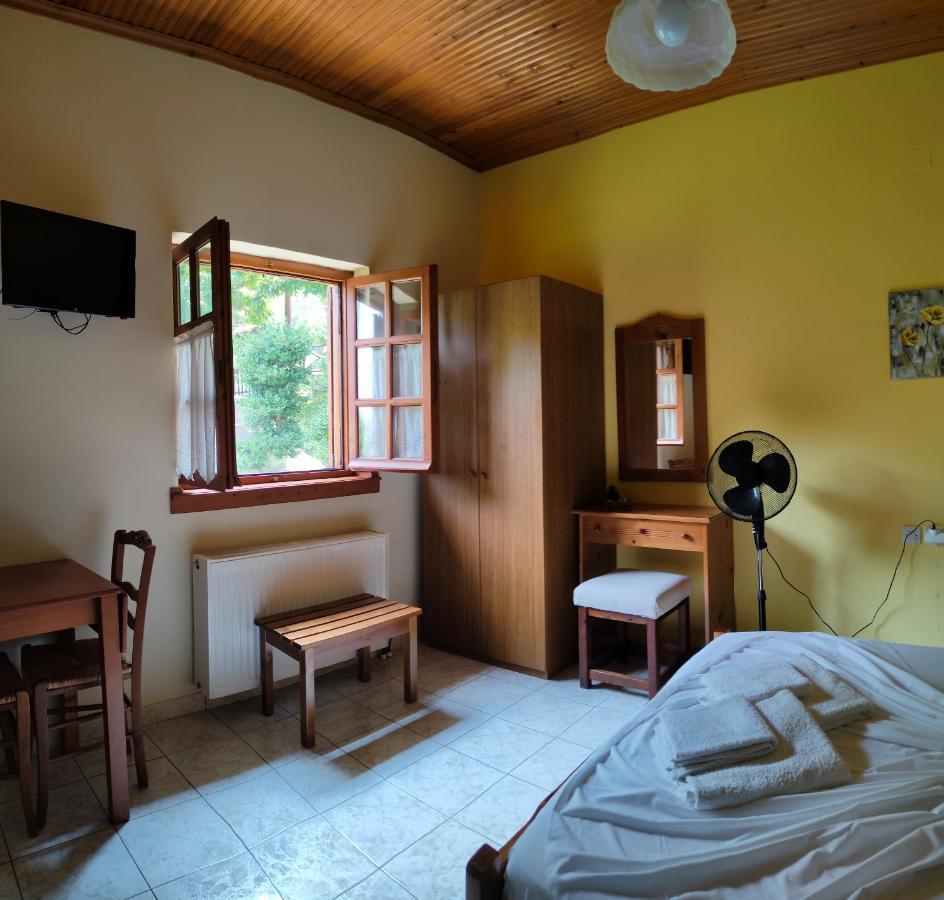 Filoxenia Hotel Tsagkarada Buitenkant foto